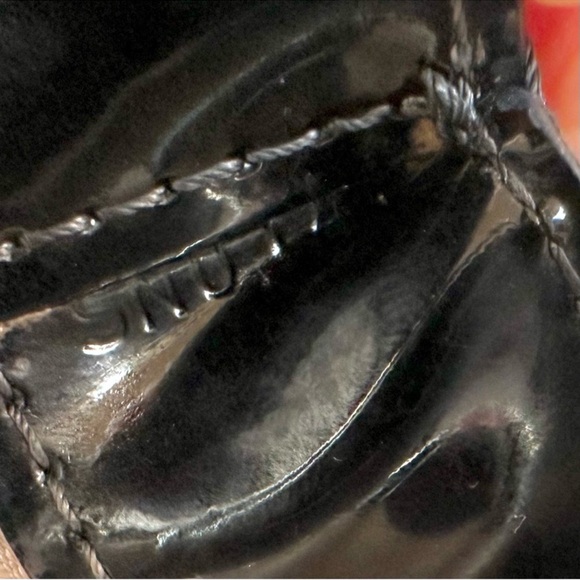 WOW POSHMARK - Louis Vuitton Beautiful Black Vernis Wilshire Shoulder Bag - Picture 15 of 16